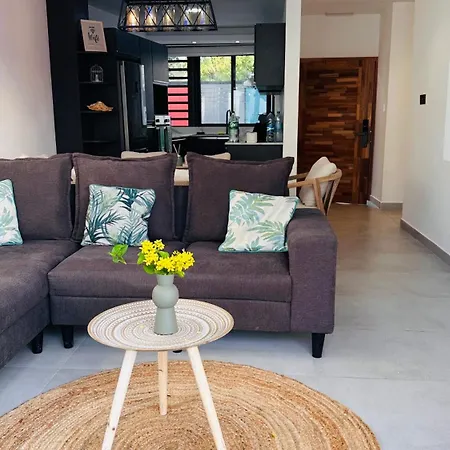 Villa Piedanlo, Pool And Beach Front Gf & Ff